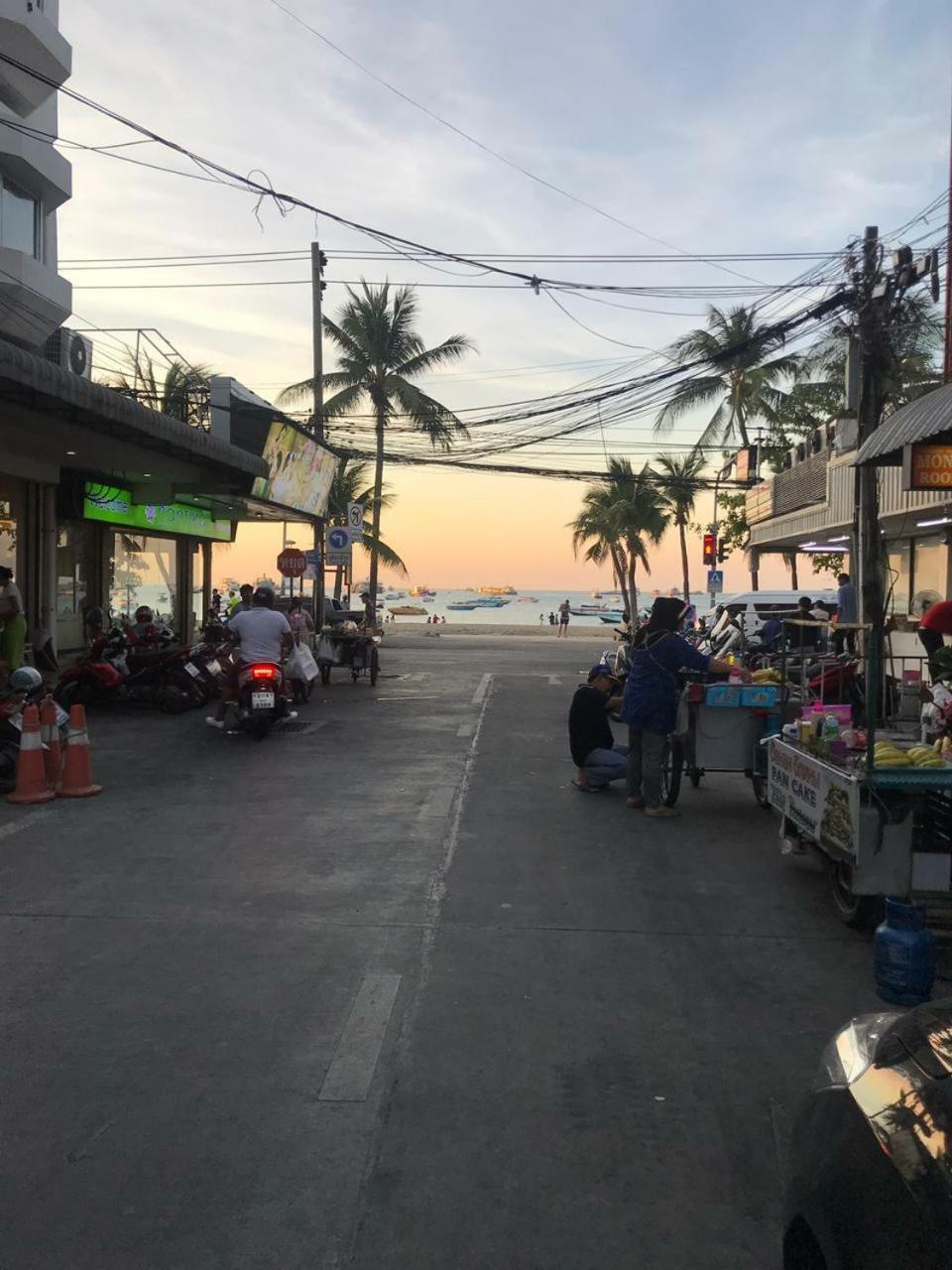 Encore Sea View Pattaya Extérieur photo